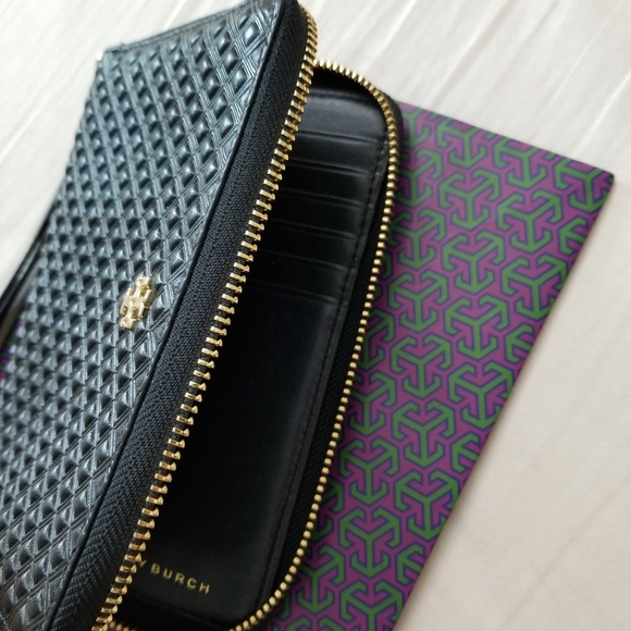 Tory Burch Marion Embossed Zip Wallet Wri… - Picture 8 of 8
